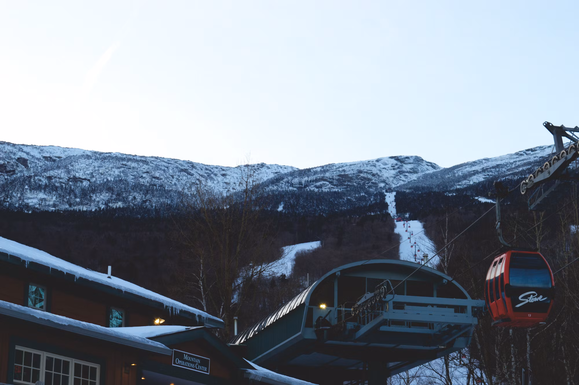 Exploring the Thrills of Snowboarding: Techniques, Styles, and Tips